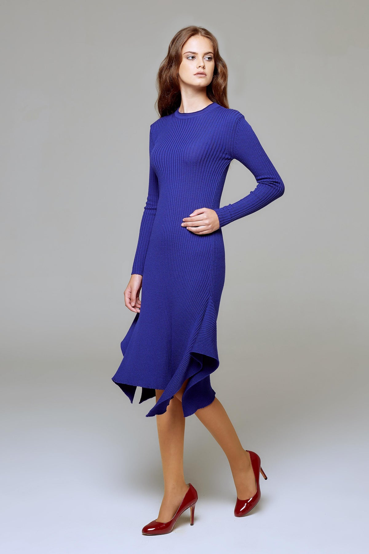 Asymmetric ribbed wool midi dress in royal blue