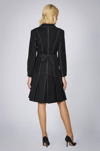 Virgin wool dress with pleated back and contrasting stitching