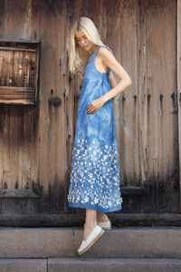 Capri maxi blue dress with embroidered panel