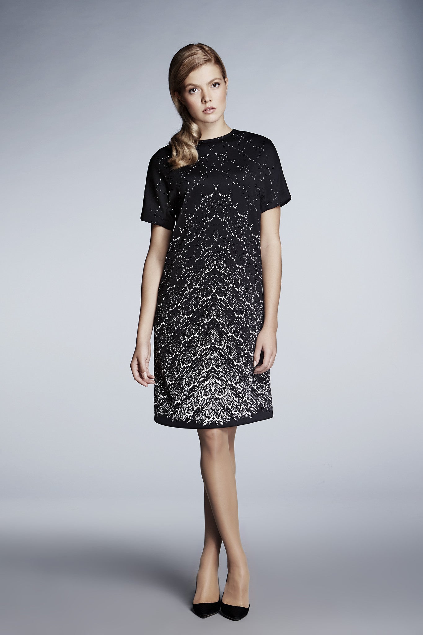 Printed monochrome loose-fit dress