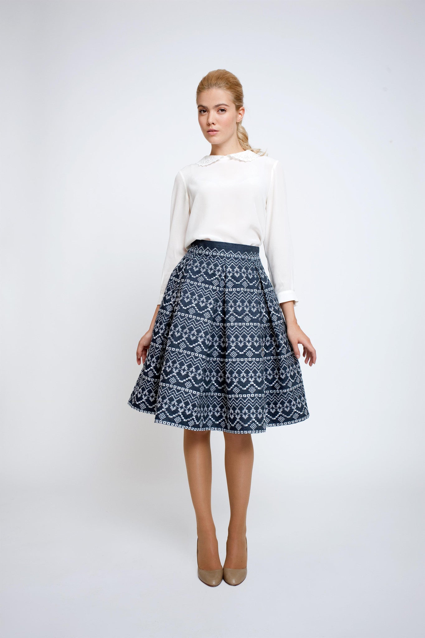 Embroidered flared skirt