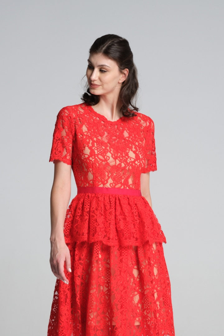 Lace midi dress with peplum in scarlet