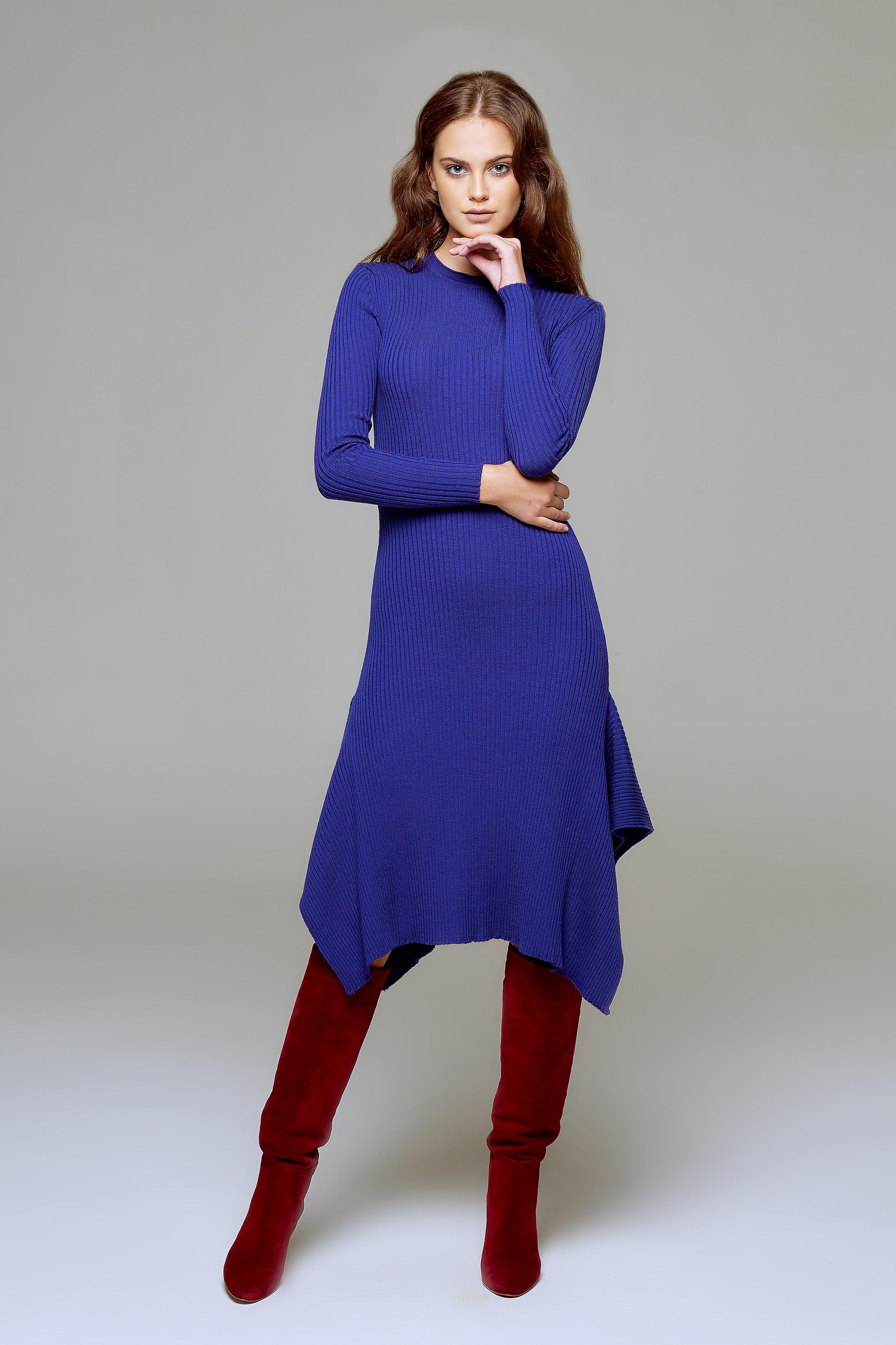 Asymmetric ribbed wool midi dress in royal blue
