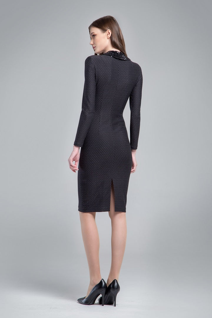 Black Soft Jersey Dress With Waistline Drapes And A Detachable Collar