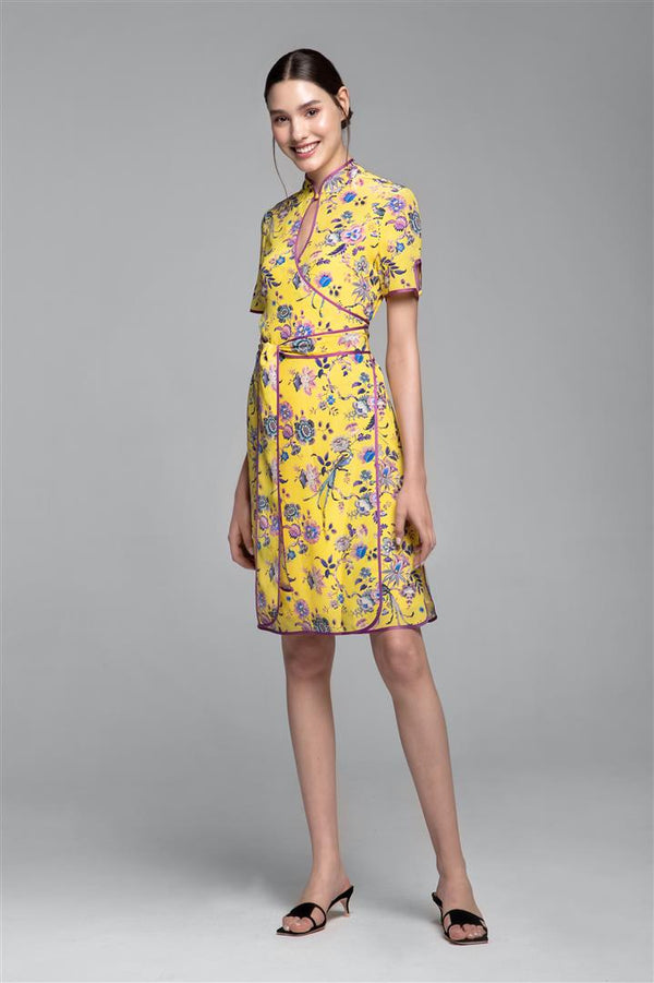 Kimono-style silk wrap dress with oriental print in yellow