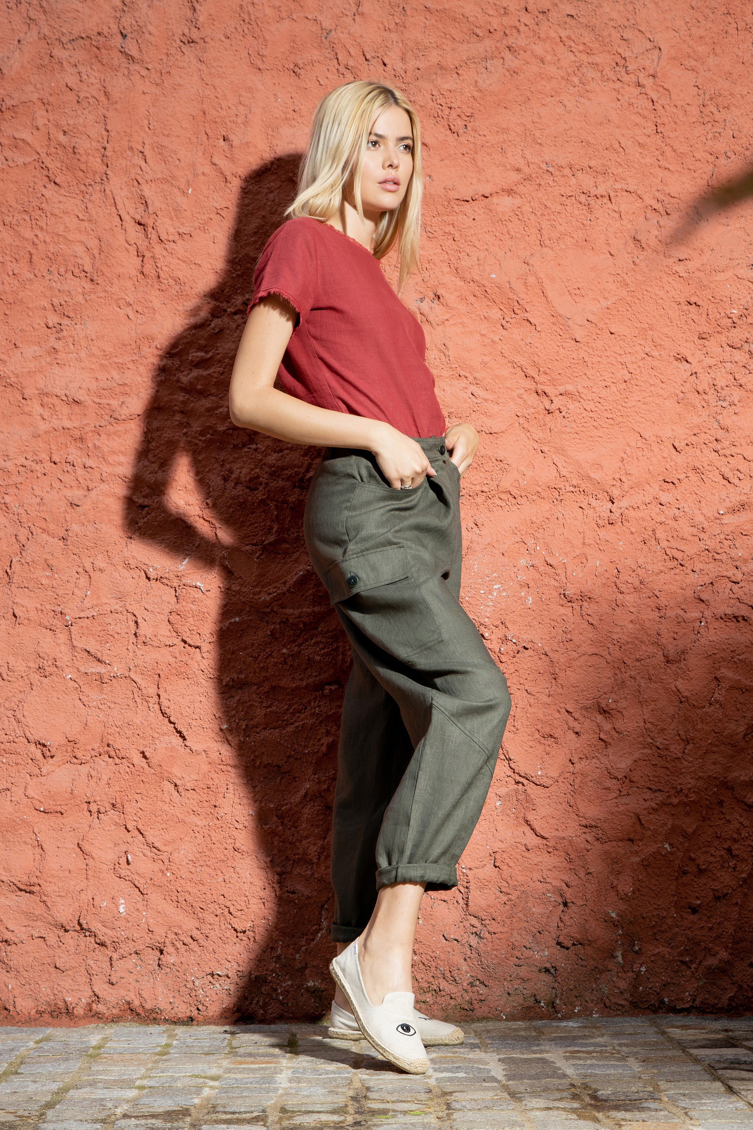 Rome linen top with short sleeves and frayed edges