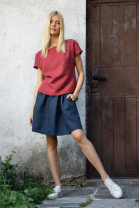 Lisbon linen blouse with short sleeves and side slits