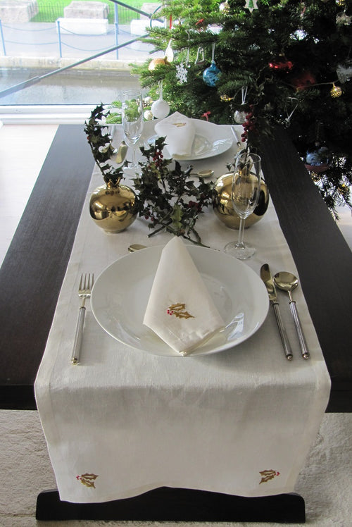 Set of 4 Embroidered Linen Napkins and Table Runner – Holly