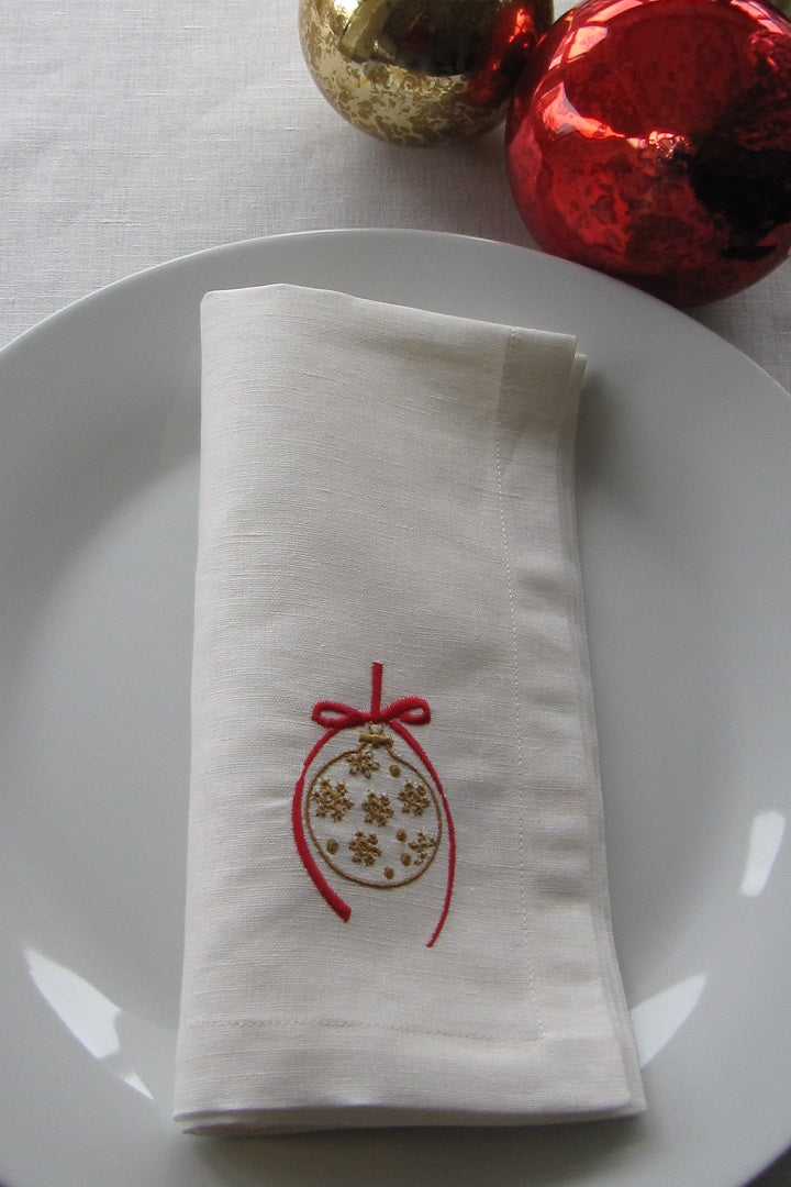 Set of 4 Embroidered Linen Napkins – Bauble