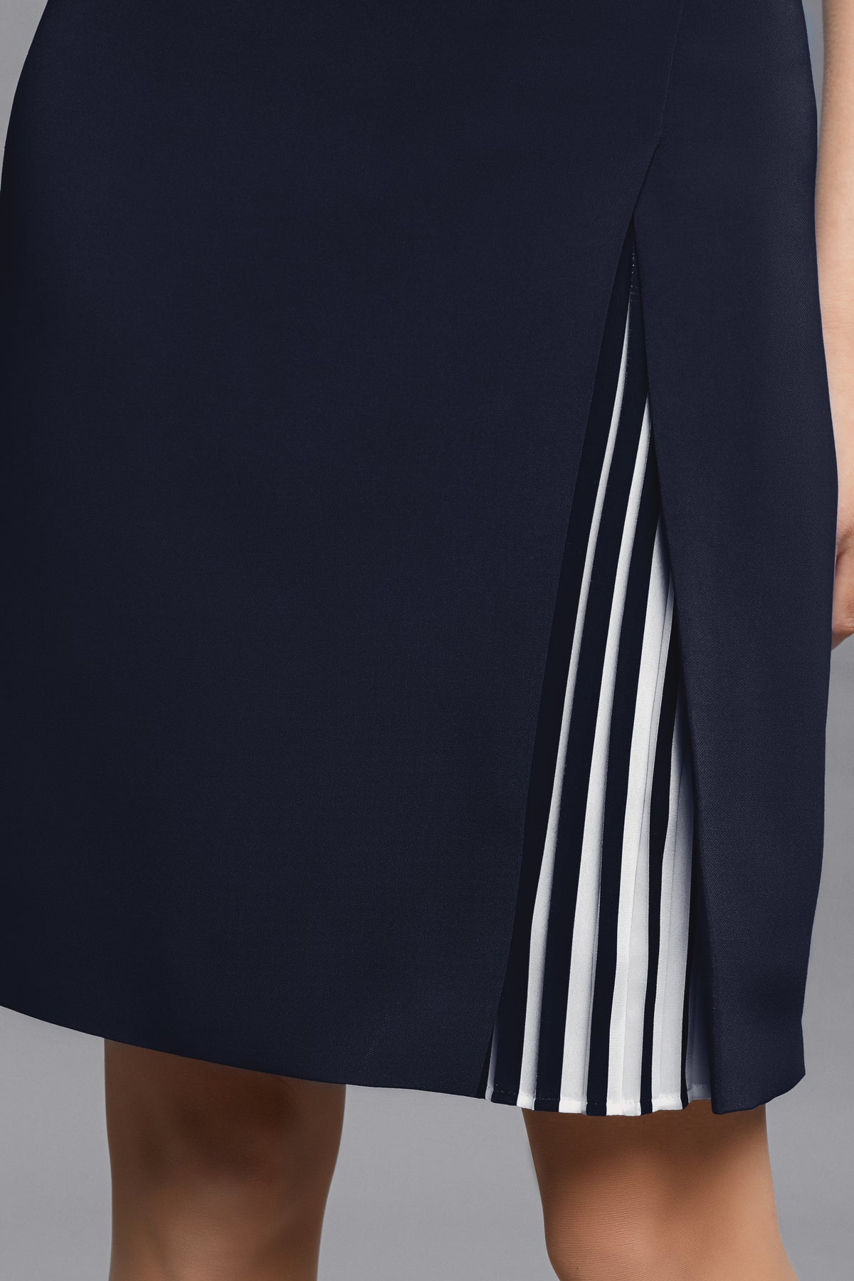 Stretch-Crepe Dress With Capped Shoulder And Pleated Detail In Midnight Blue