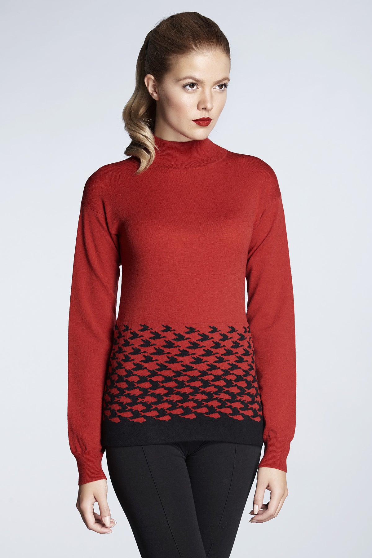 Red merino wool-blend turtle neck sweater