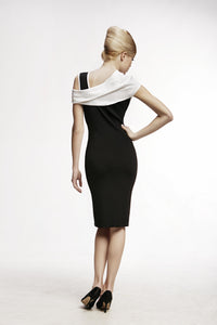 Asymmetric neckline knitted dress