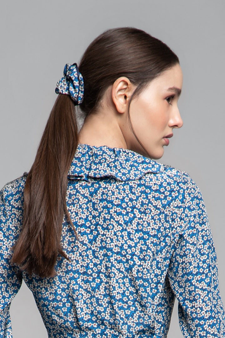 Silk scrunchie with small florals in navy