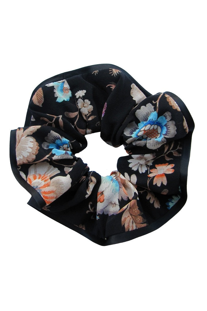 Silk scrunchie with oriental floral print in black