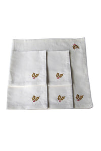 Set of 4 Embroidered Linen Napkins and Table Runner – Holly